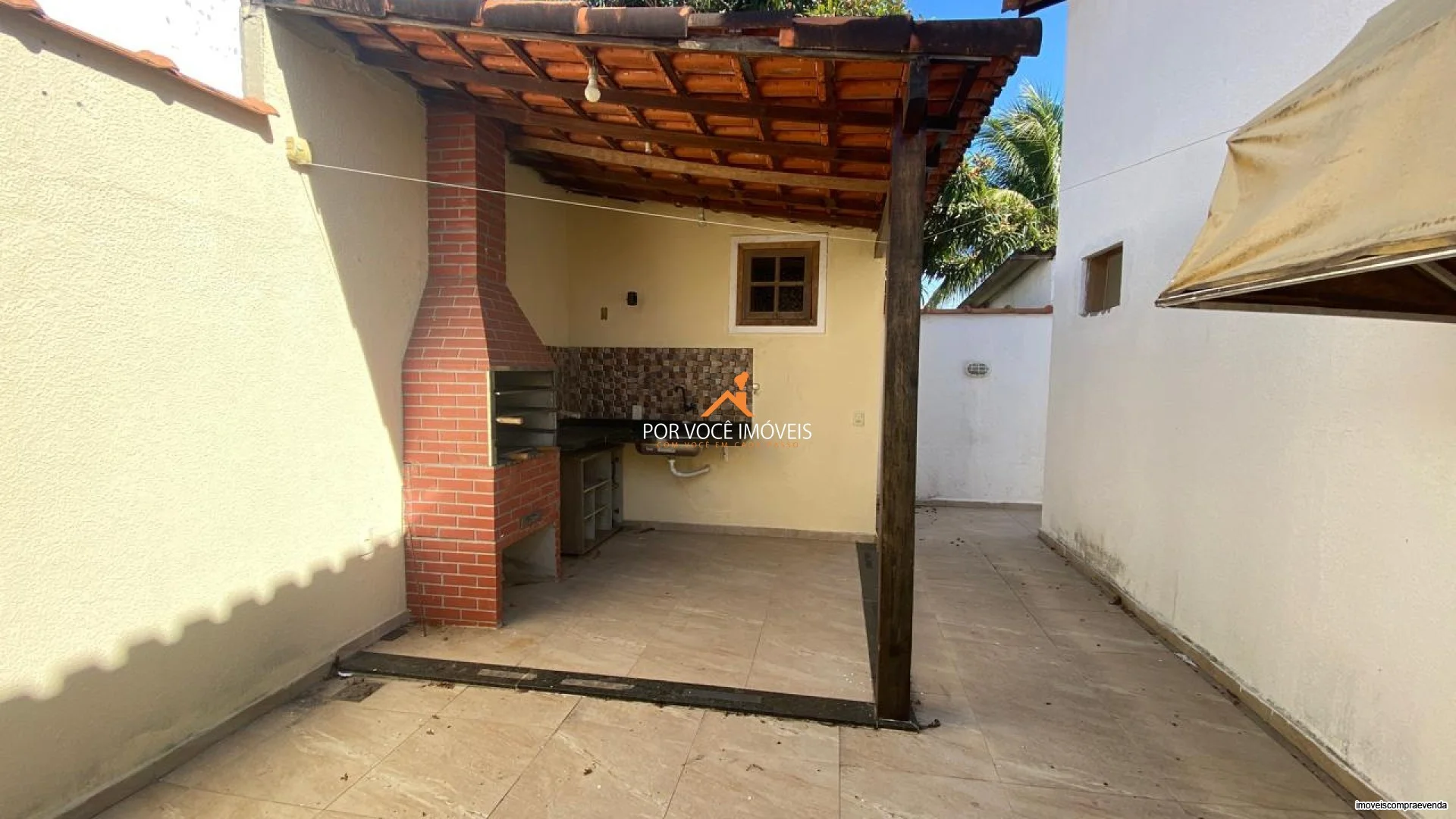 Casa com 2 quartos e 2 vagas de garagem
