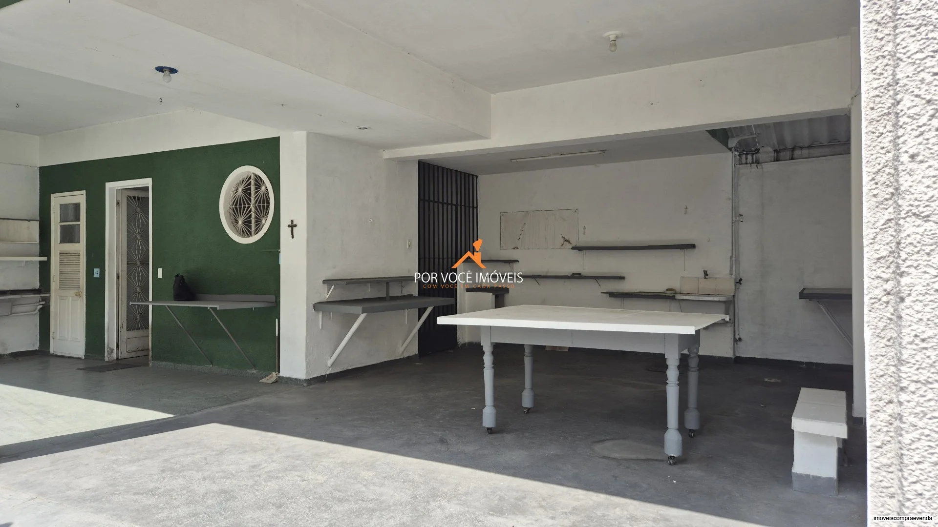 Casa para locação com 4 andares e piscina