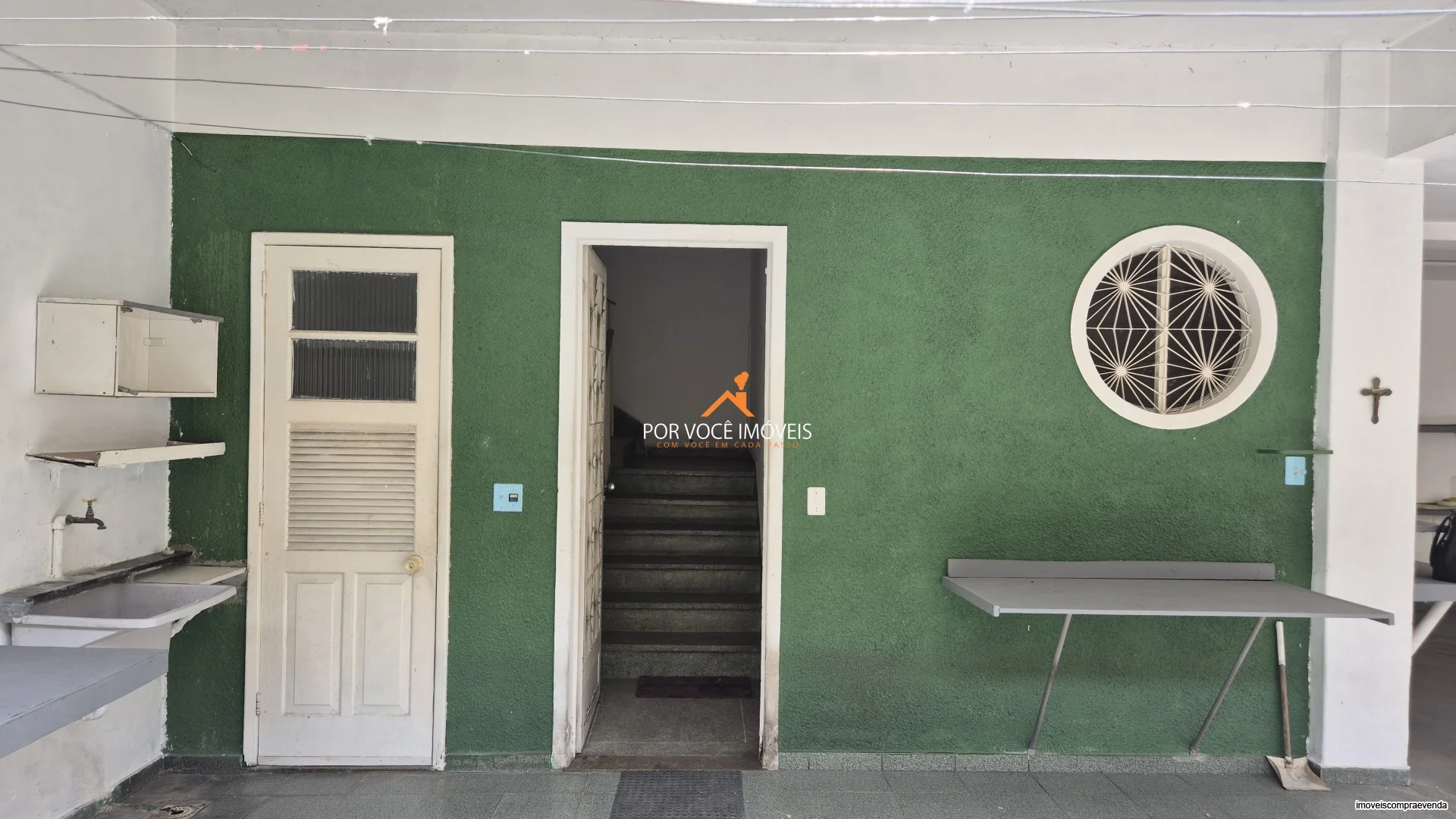 Casa para locação com 4 andares e piscina