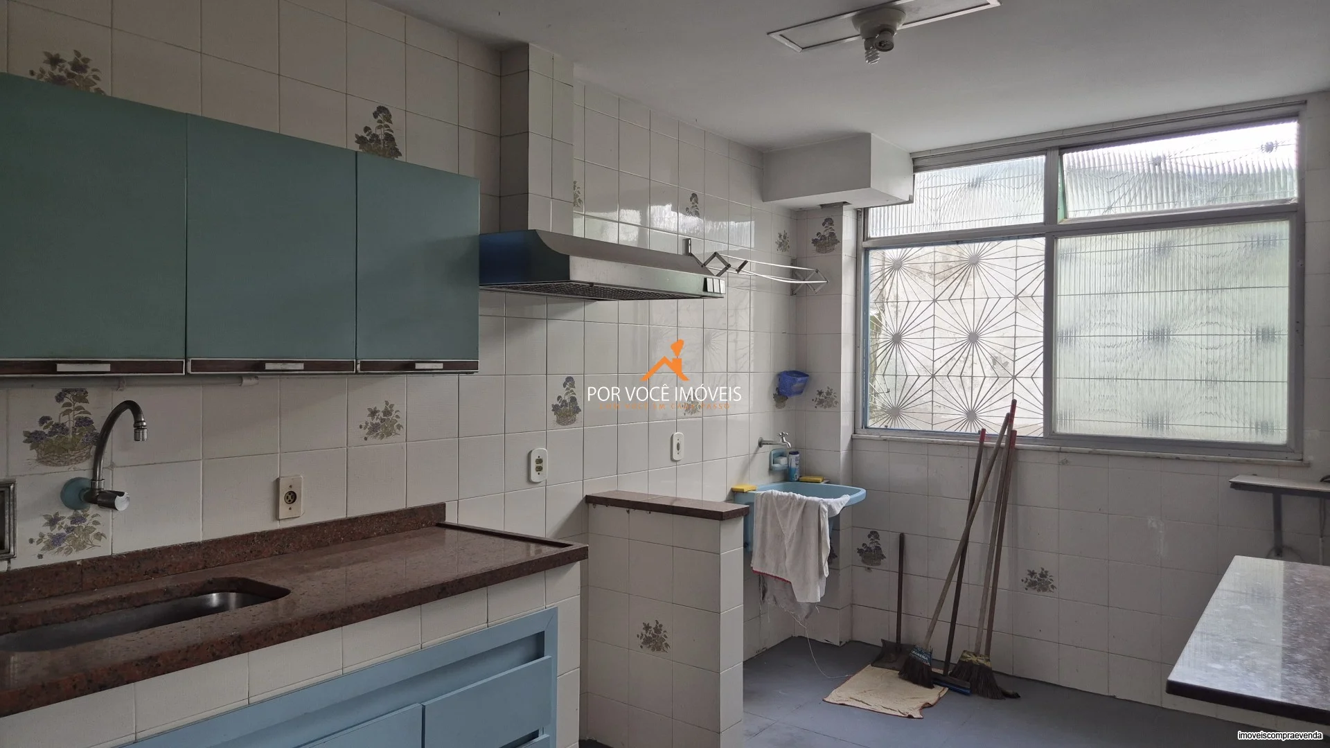 Casa para locação com 4 andares e piscina