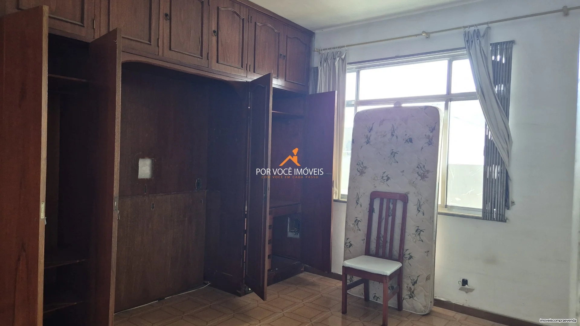 Casa para locação com 4 andares e piscina