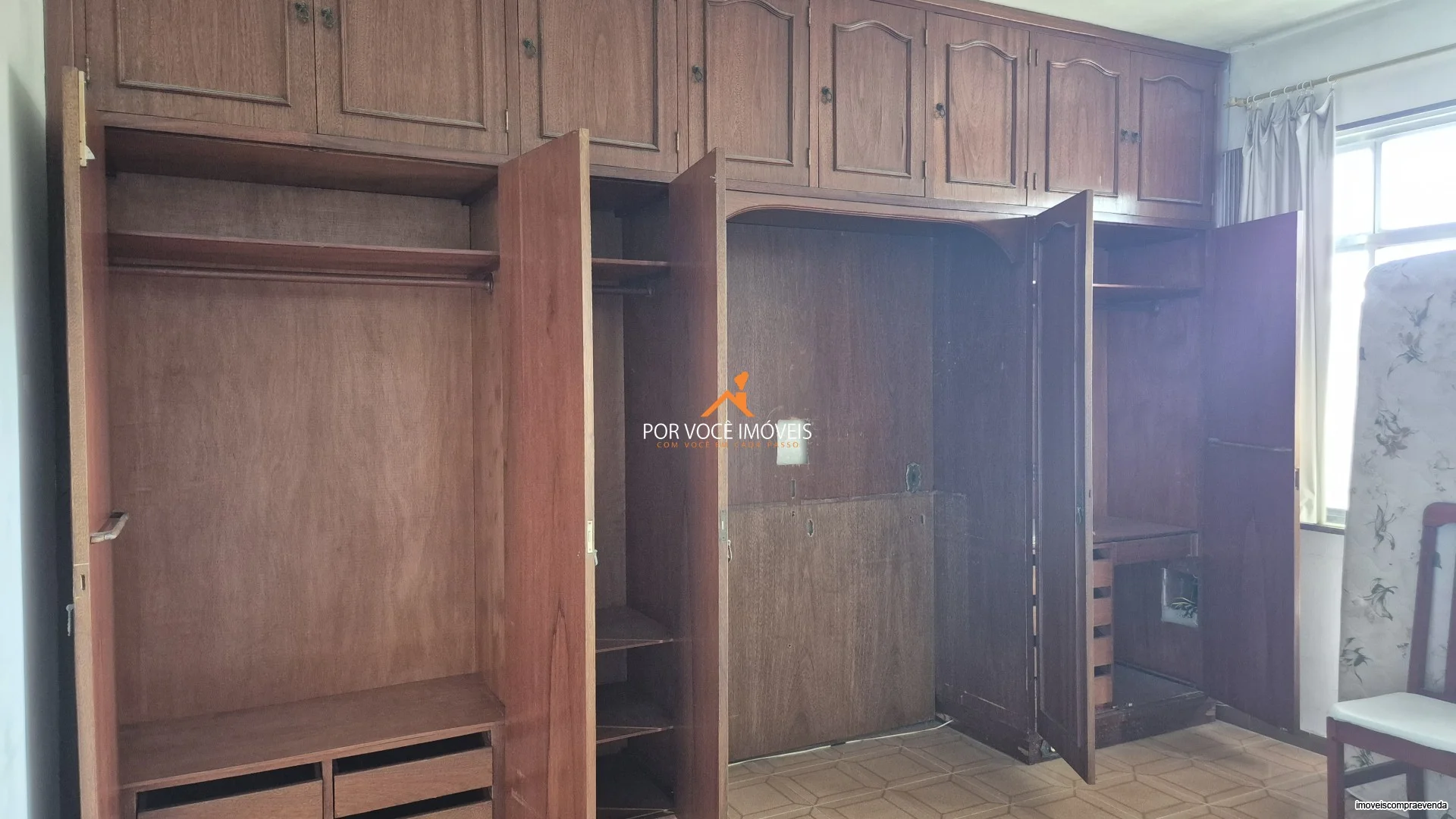 Casa para locação com 4 andares e piscina