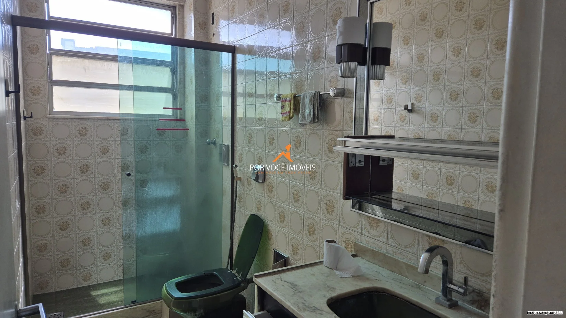 Casa para locação com 4 andares e piscina