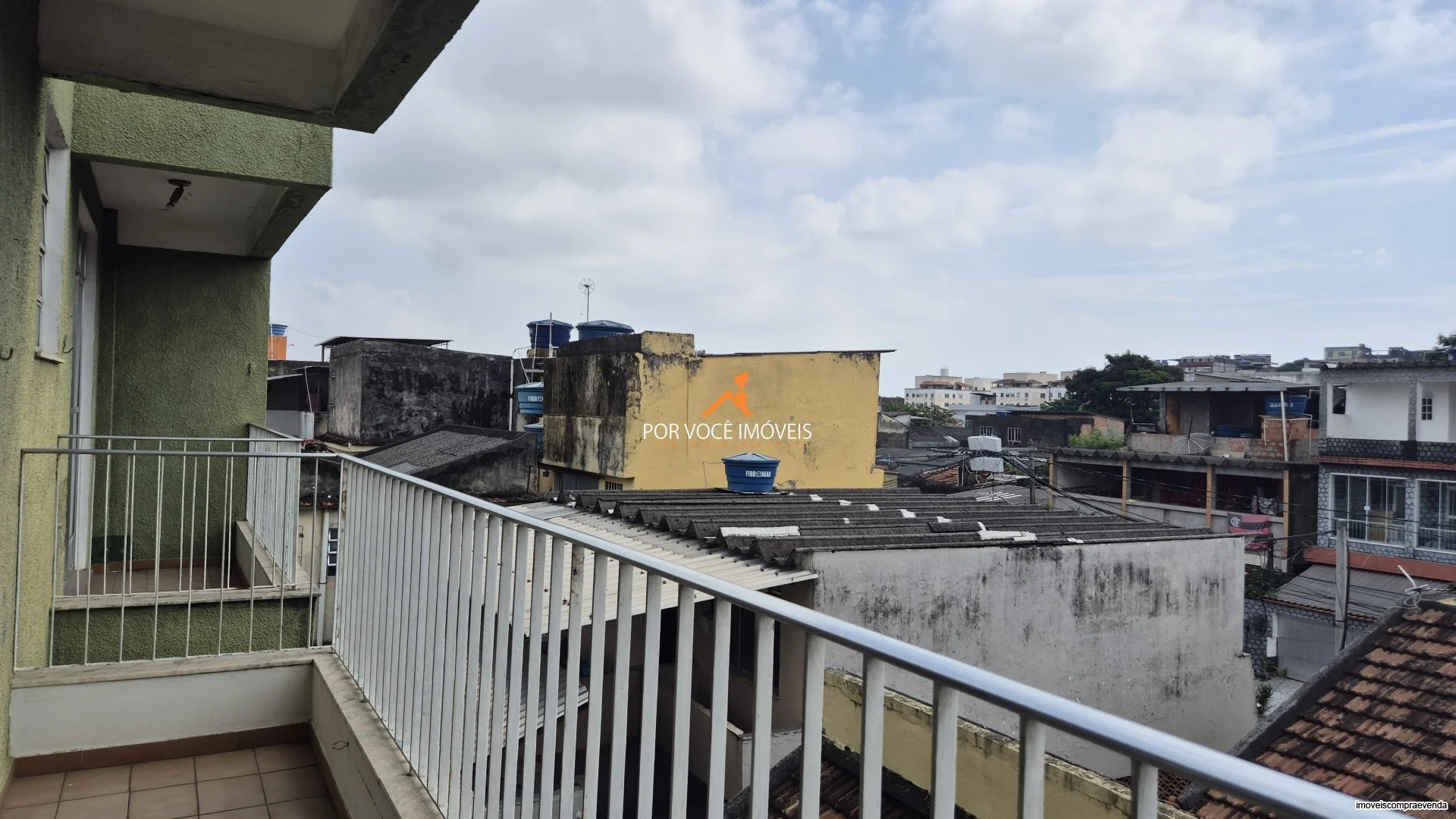 Casa para locação com 4 andares e piscina