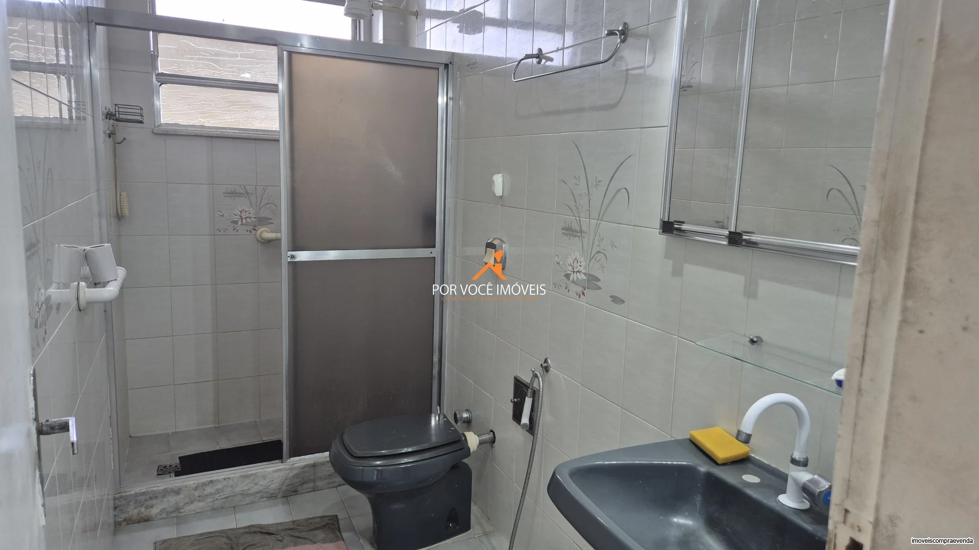 Casa para locação com 4 andares e piscina