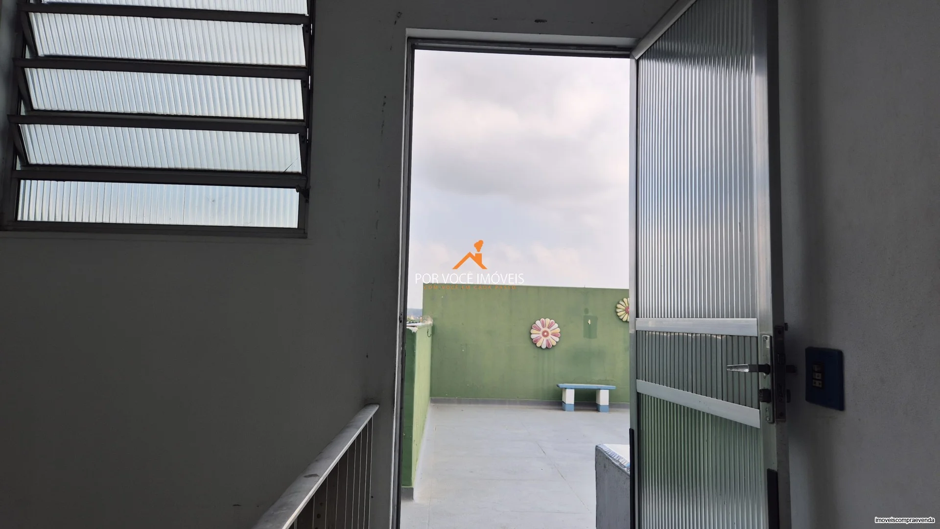 Casa para locação com 4 andares e piscina