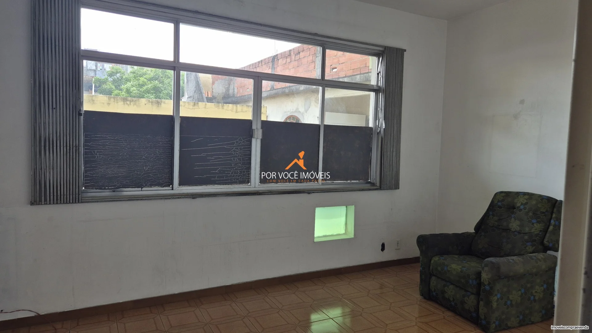 Casa com 4 quartos e piscina