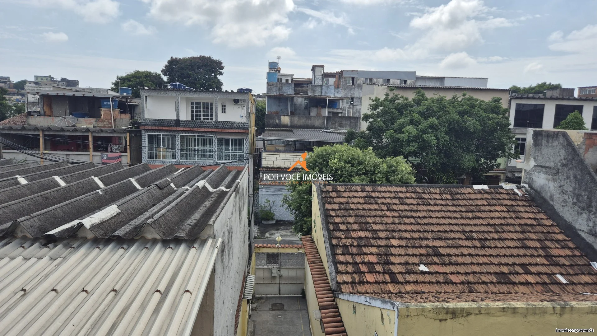 Casa com 4 quartos e piscina