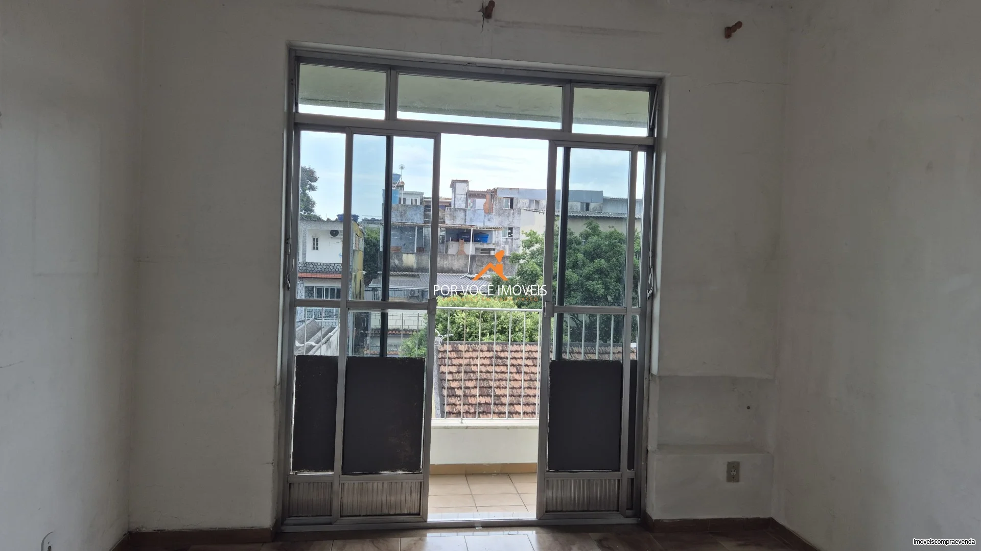 Casa com 4 quartos e piscina