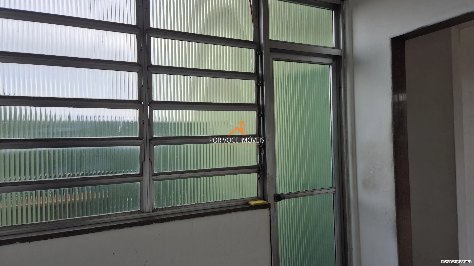 Casa com 4 quartos e piscina