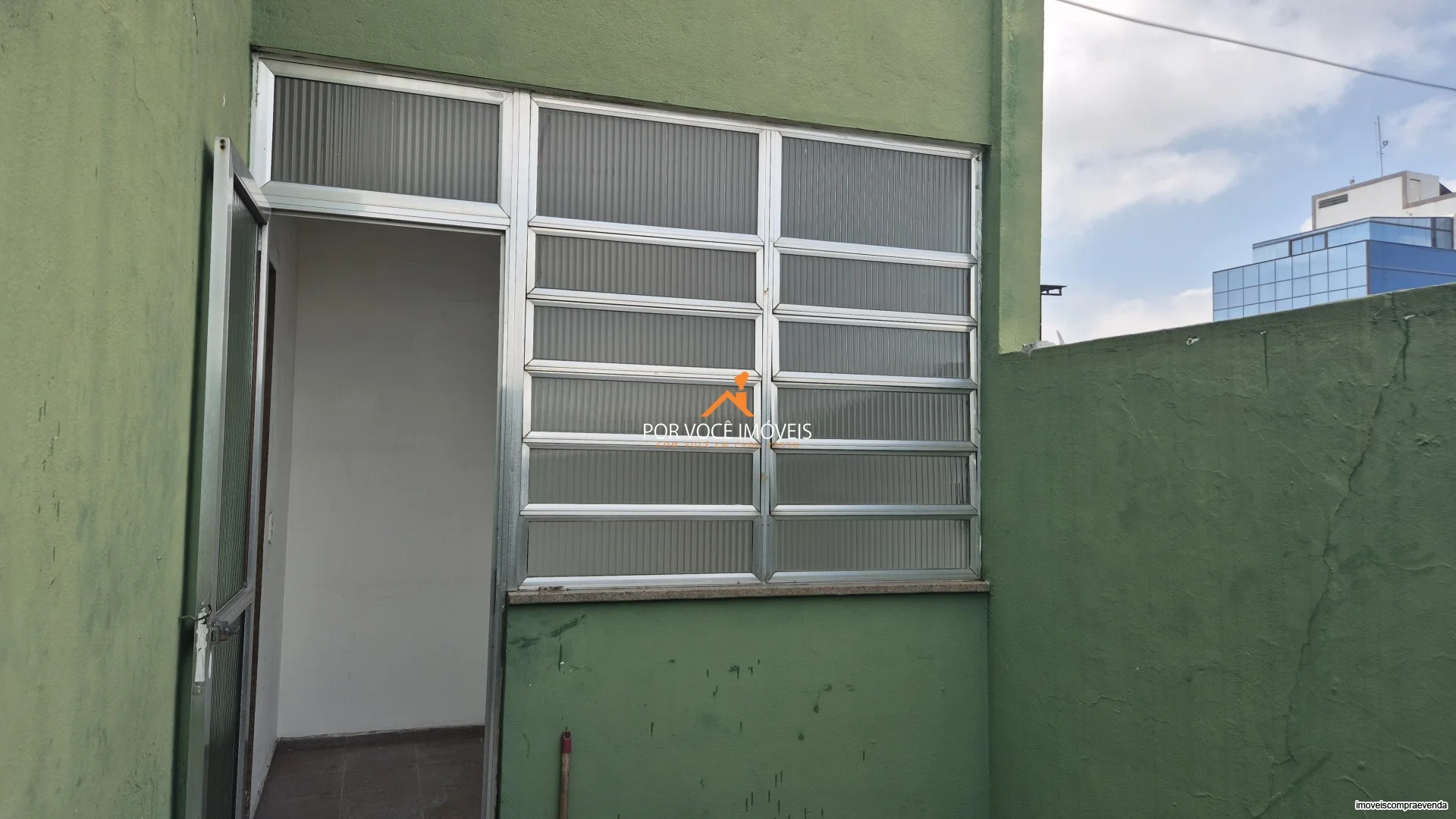 Casa com 4 quartos e piscina