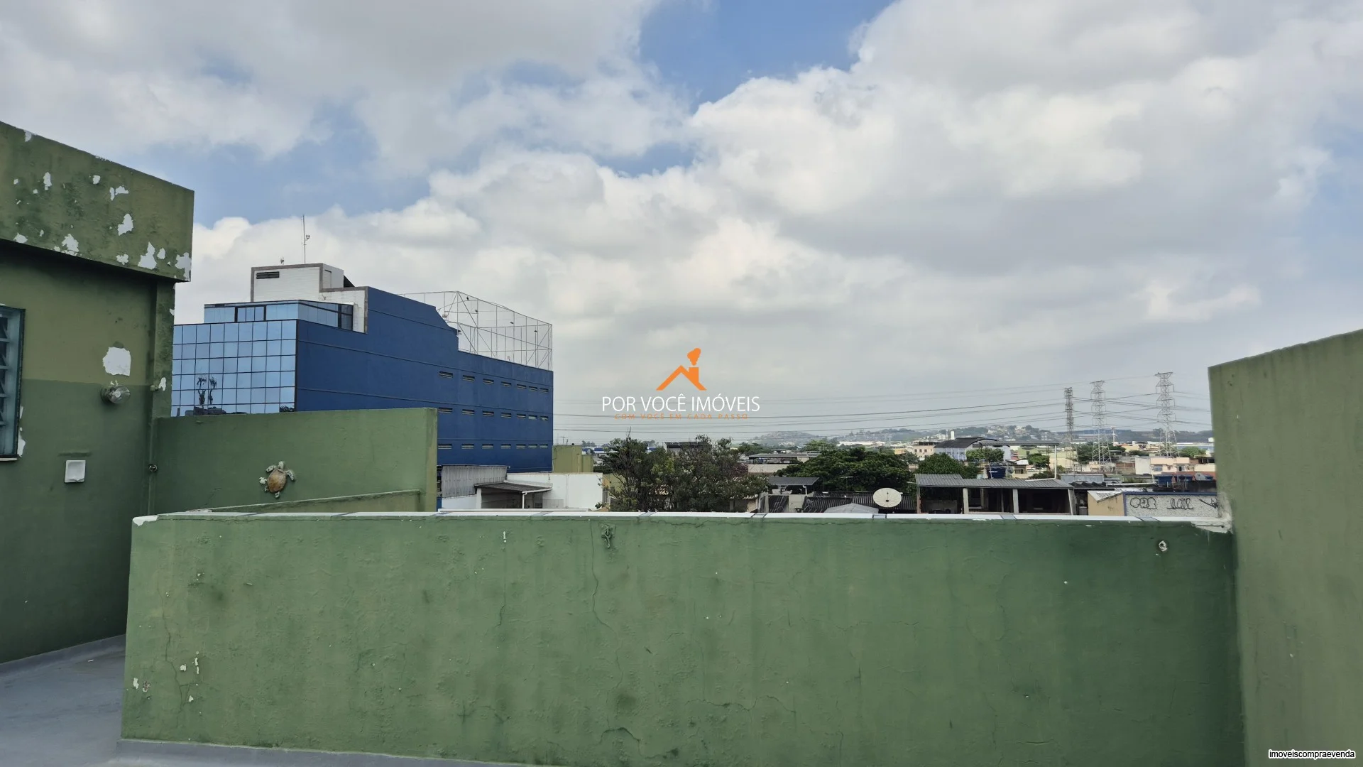 Casa com 4 quartos e piscina