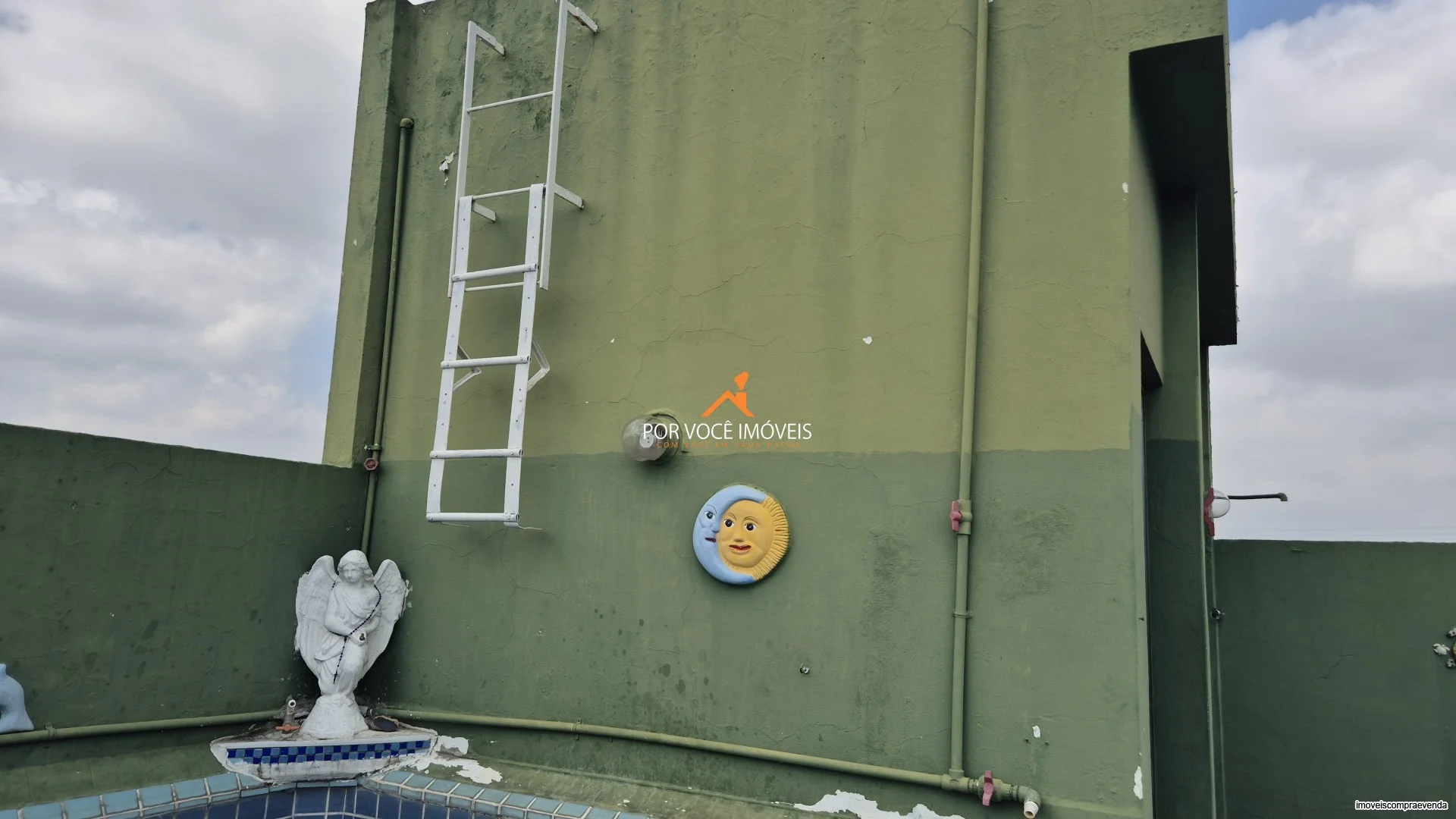 Casa com 4 quartos e piscina