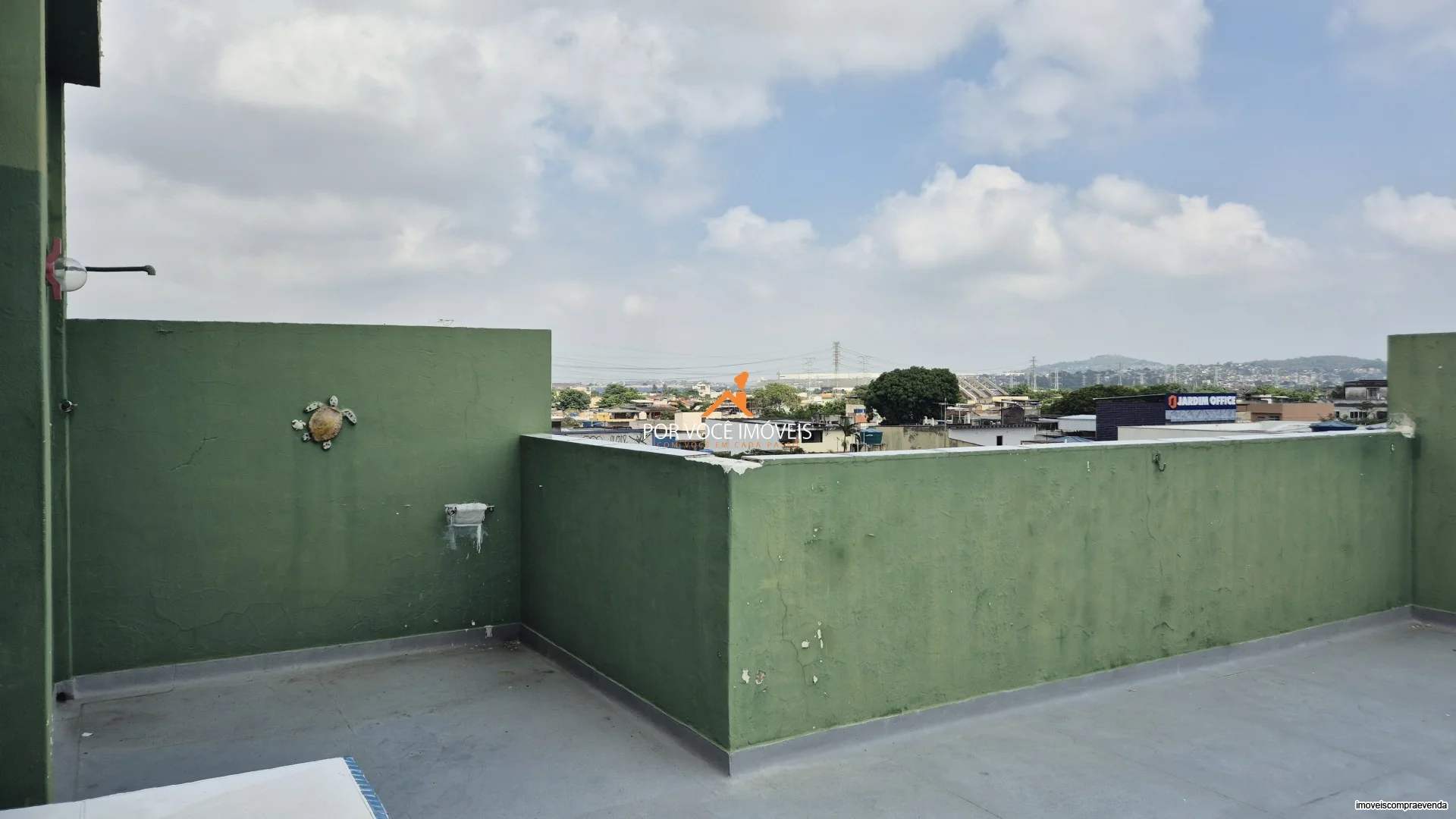 Casa com 4 quartos e piscina