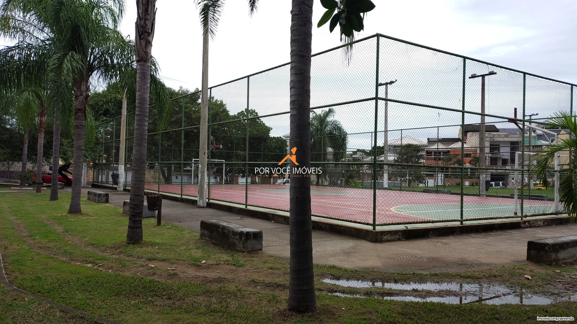 Casa Triplex no Condomínio Vale das Palmeiras