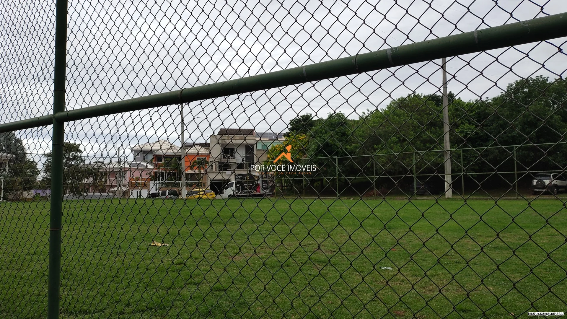 Casa Triplex no Condomínio Vale das Palmeiras