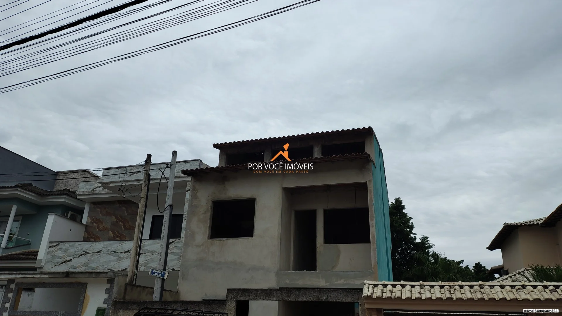 Casa Triplex no Condomínio Vale das Palmeiras