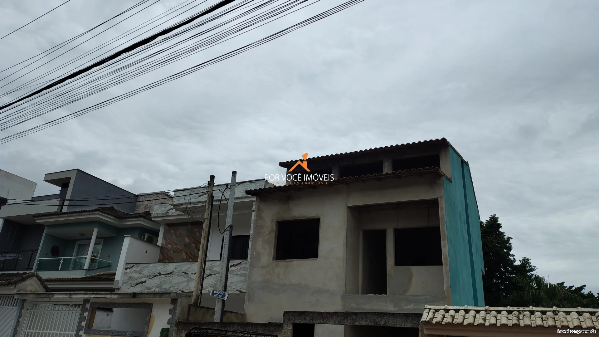 Casa Triplex no Condomínio Vale das Palmeiras