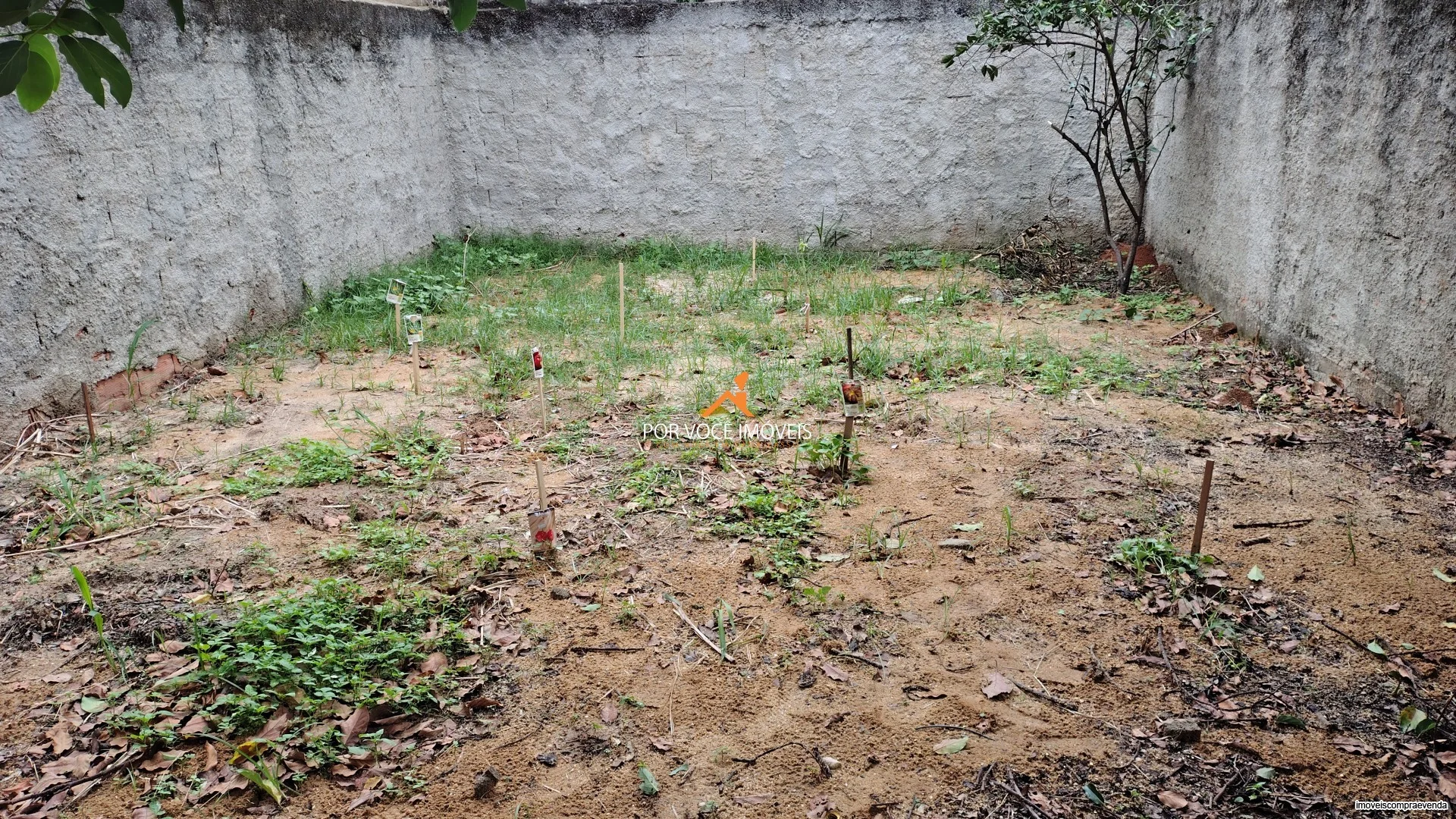 Casa Triplex no Condomínio Vale das Palmeiras