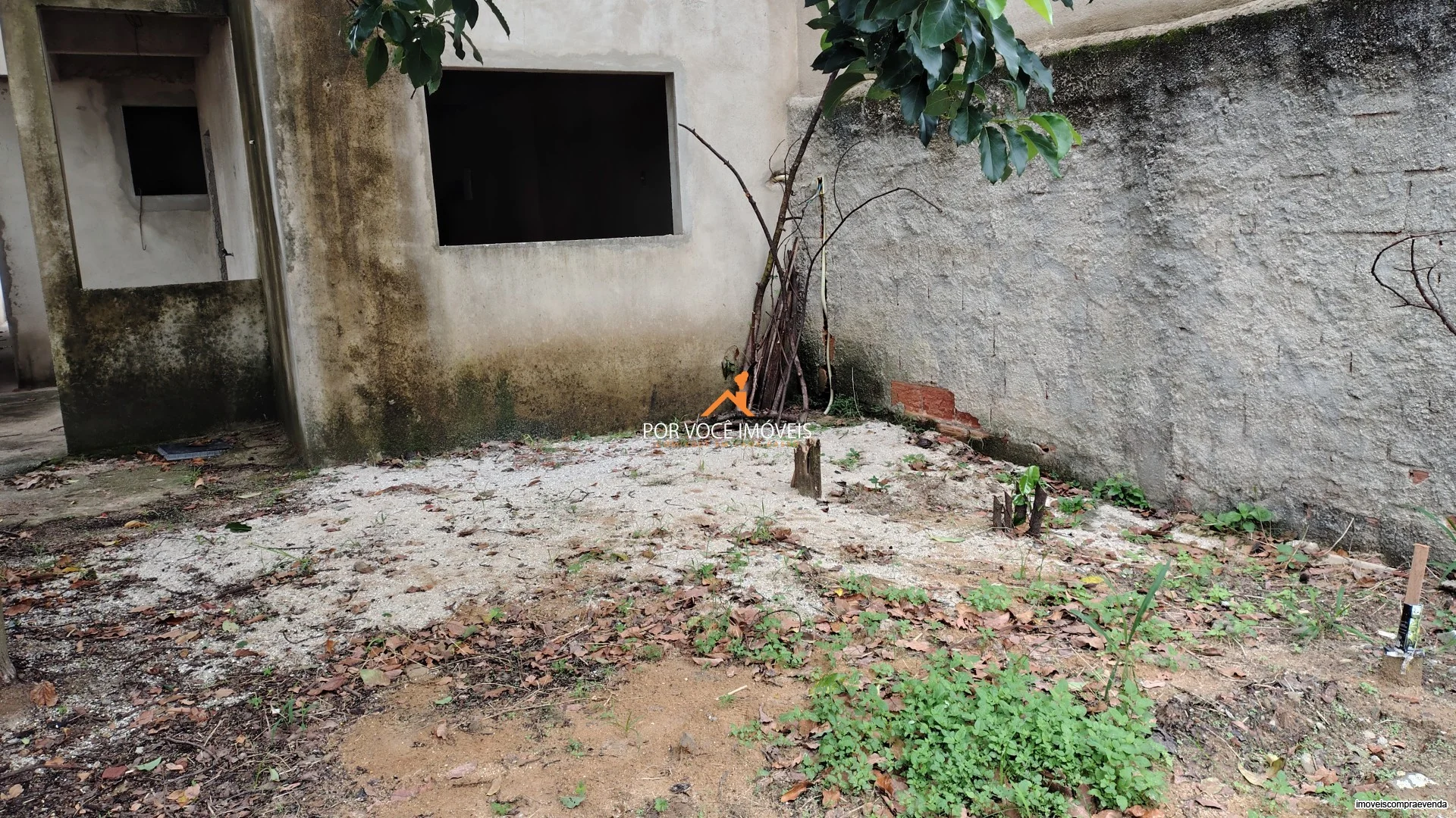 Casa Triplex no Condomínio Vale das Palmeiras