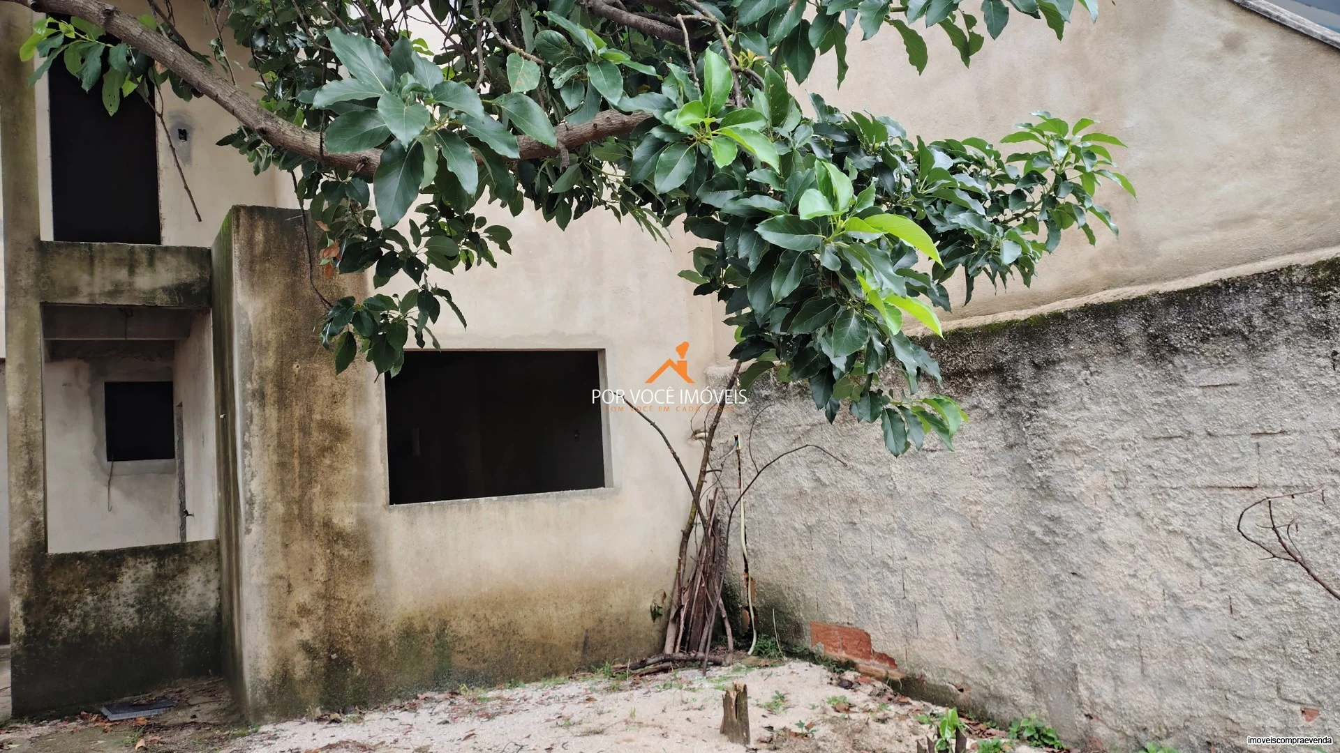 Casa Triplex no Condomínio Vale das Palmeiras