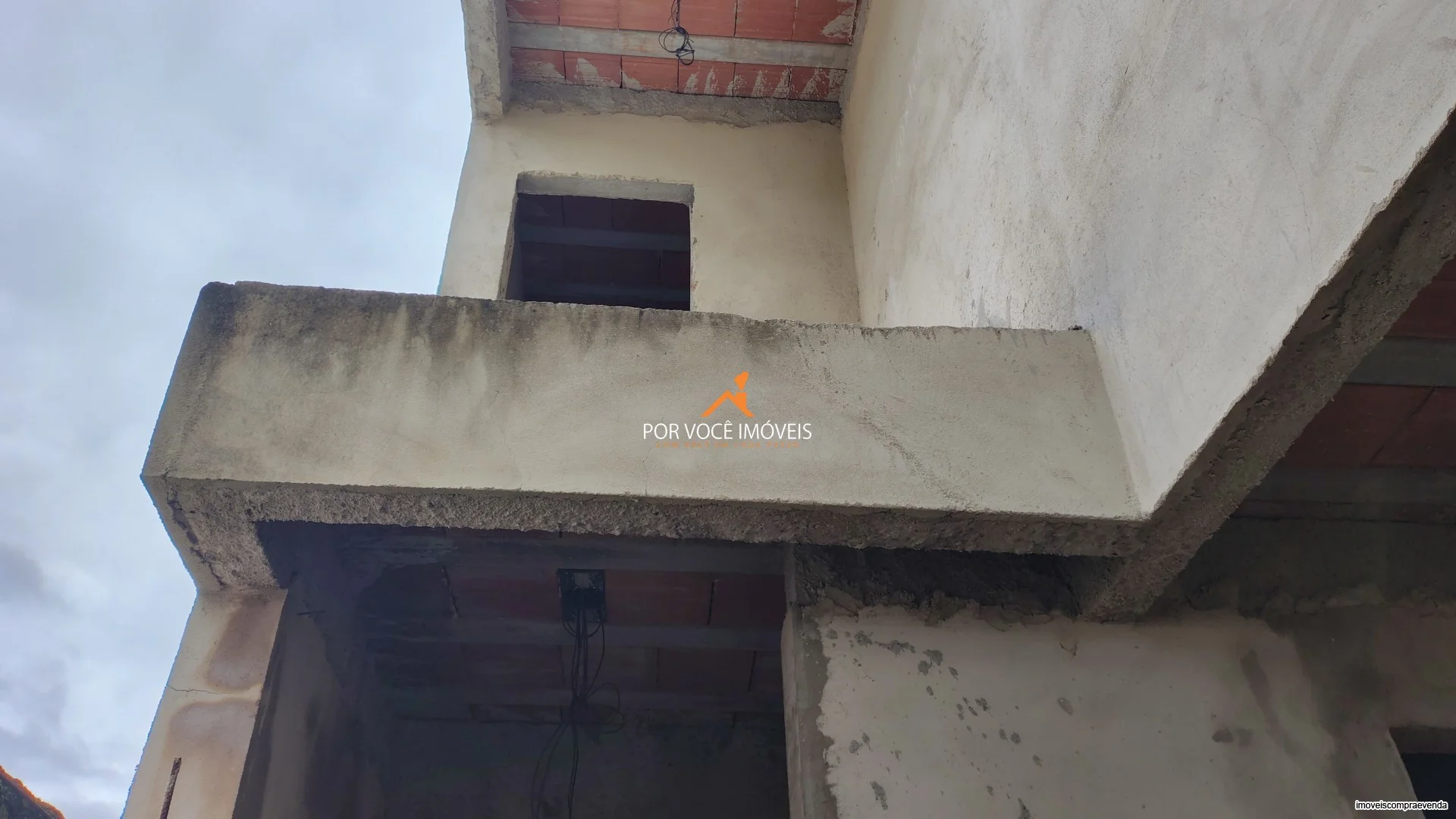 Casa Triplex no Condomínio Vale das Palmeiras