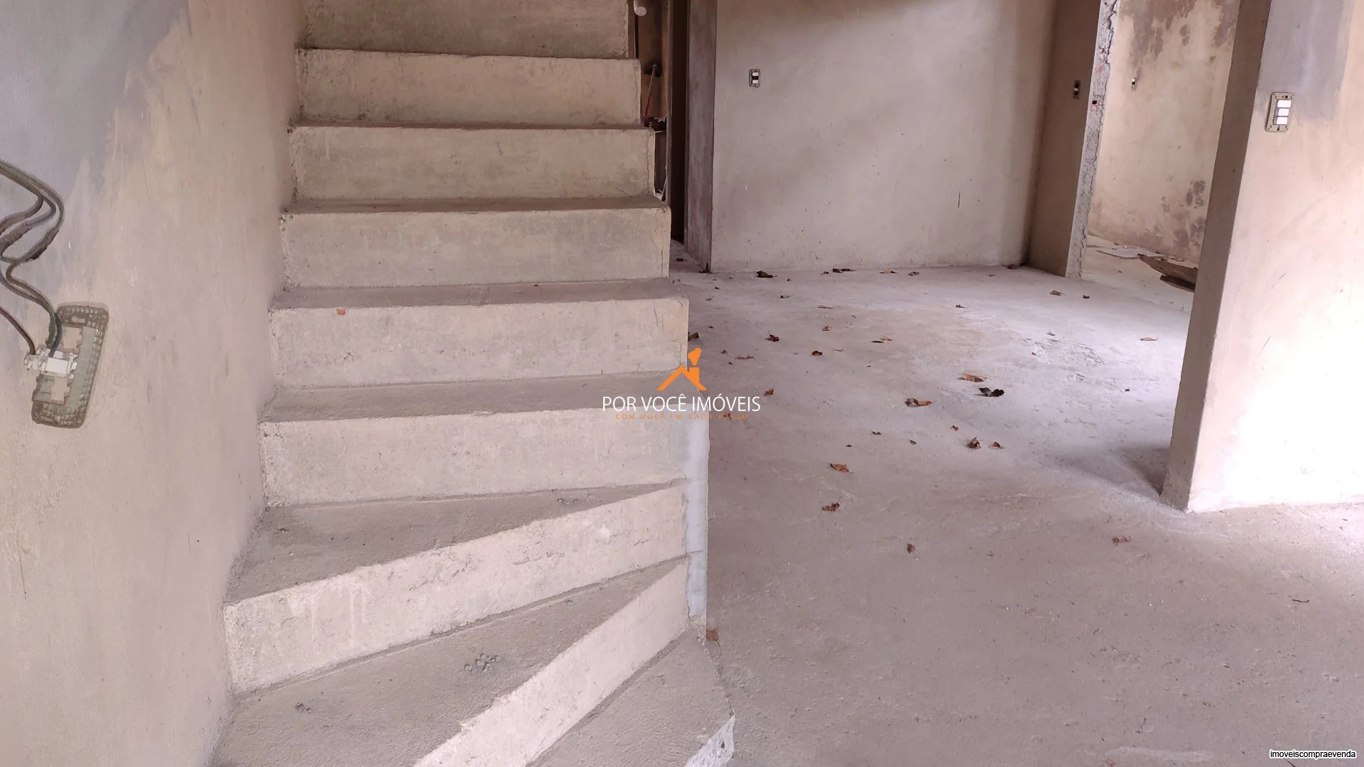 Casa Triplex no Condomínio Vale das Palmeiras