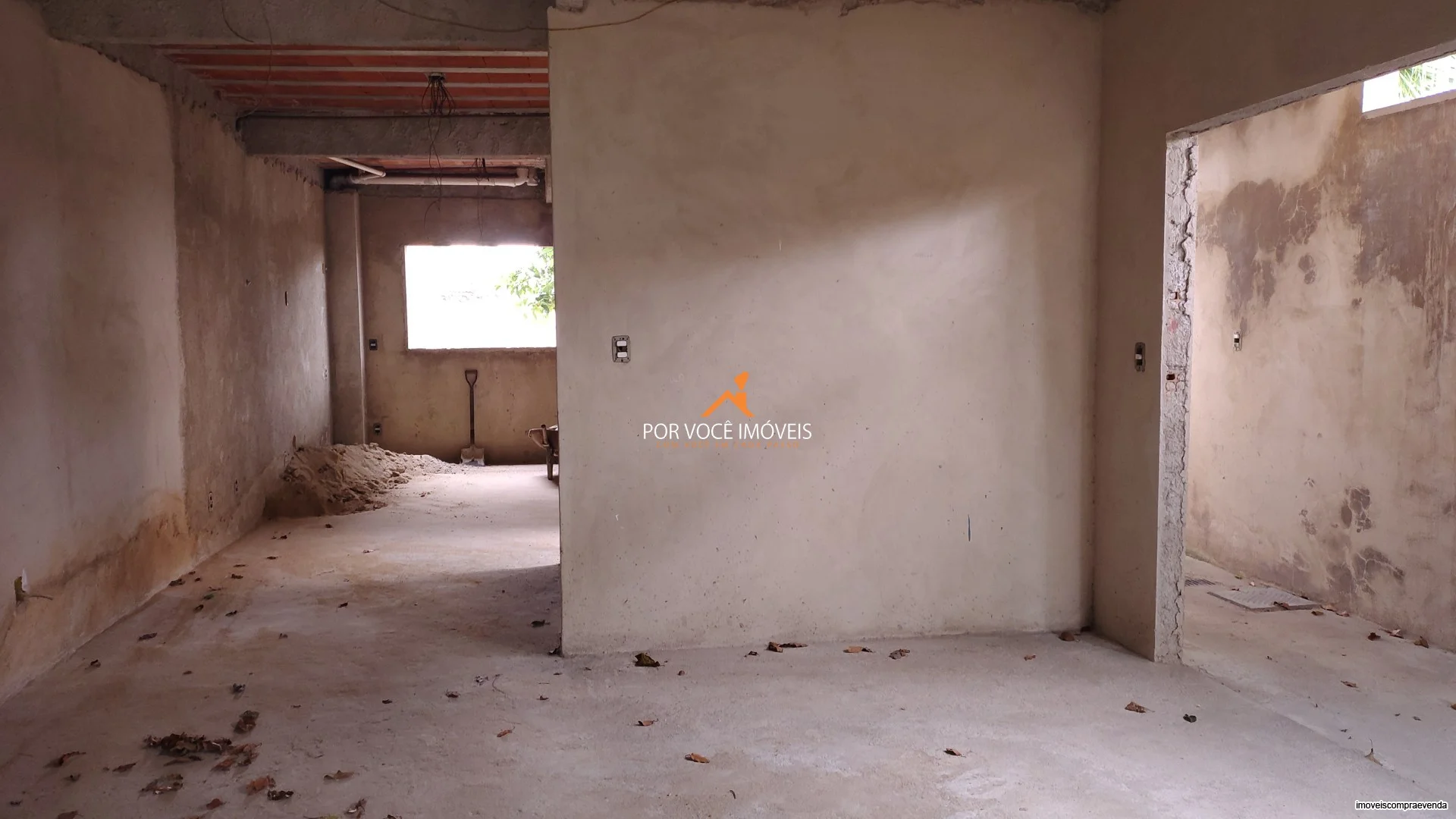 Casa Triplex no Condomínio Vale das Palmeiras