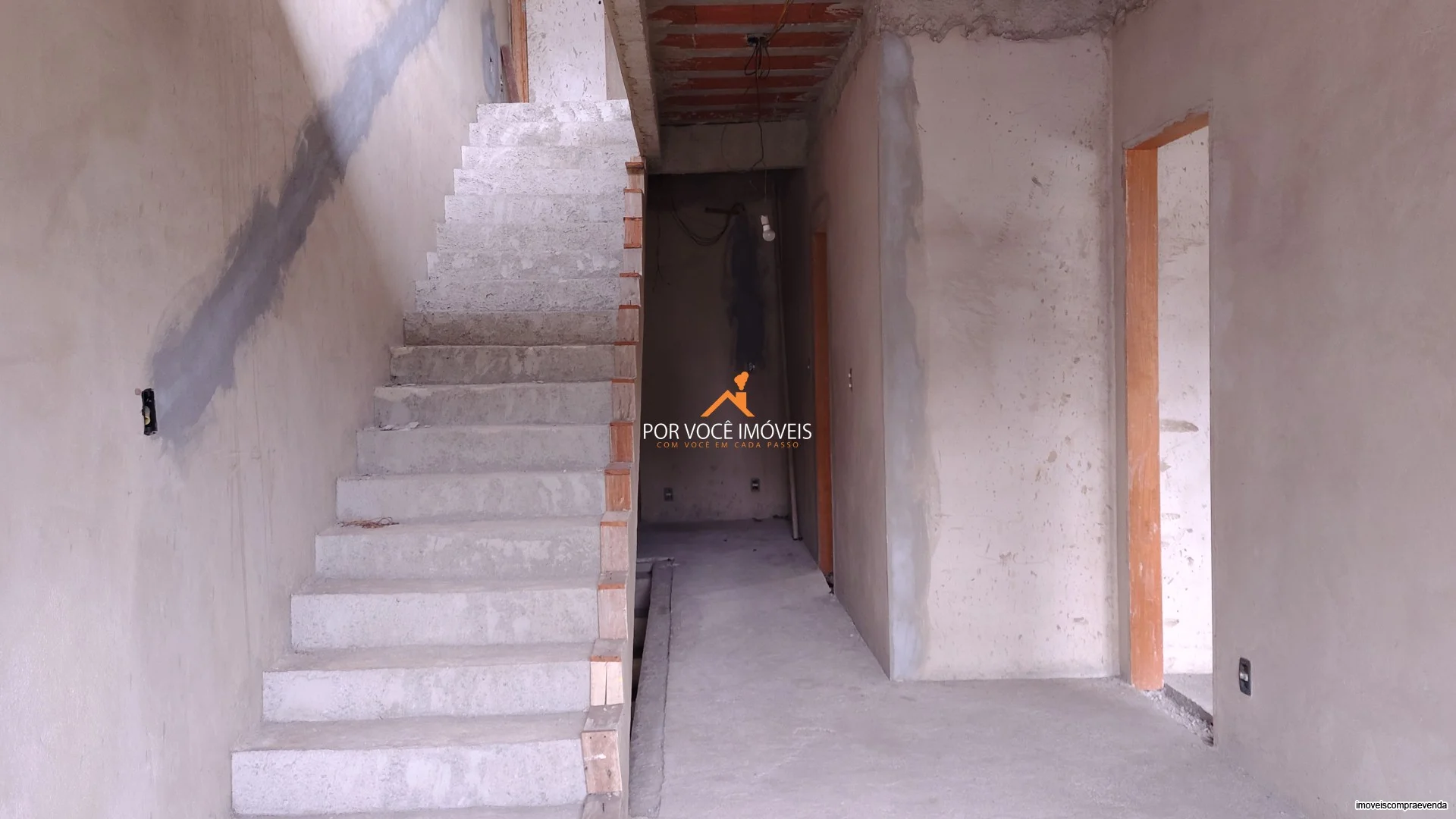 Casa Triplex no Condomínio Vale das Palmeiras