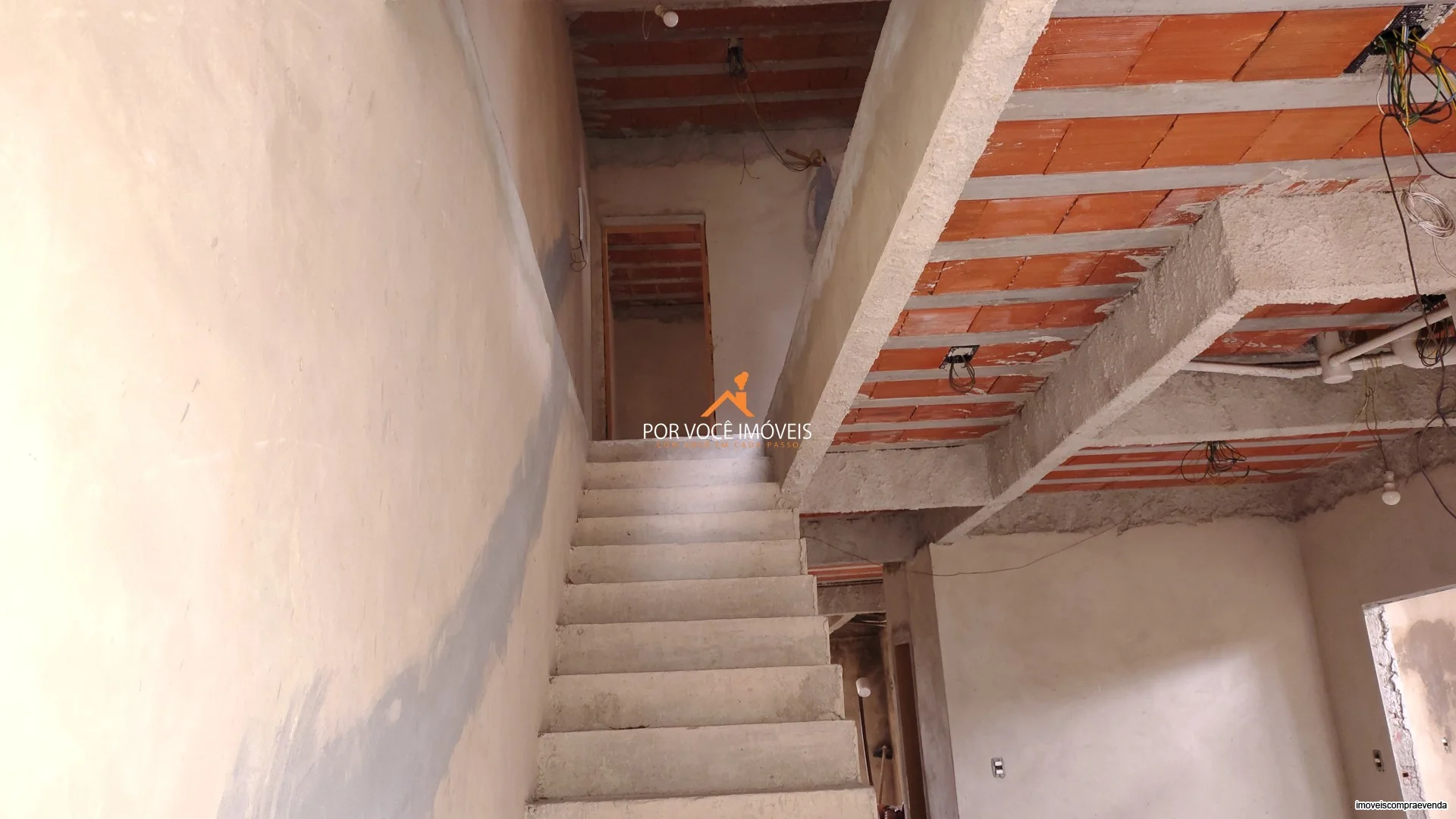 Casa Triplex no Condomínio Vale das Palmeiras