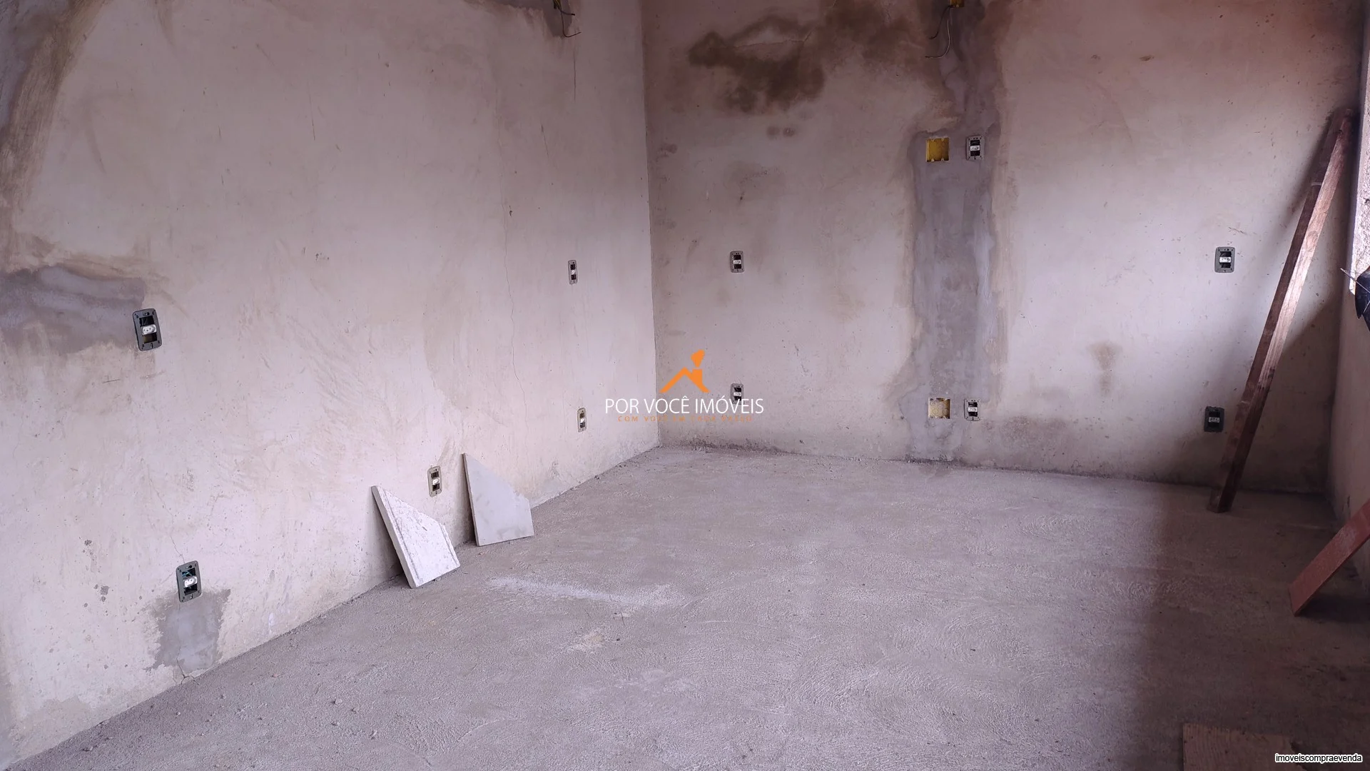 Casa Triplex no Condomínio Vale das Palmeiras