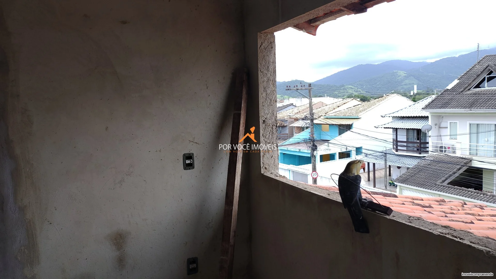 Casa Triplex no Condomínio Vale das Palmeiras