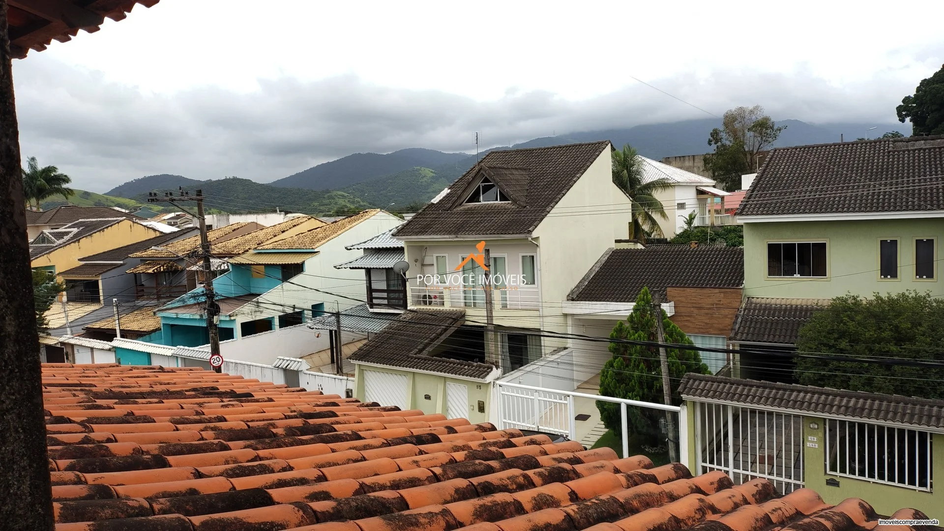 Casa Triplex no Condomínio Vale das Palmeiras
