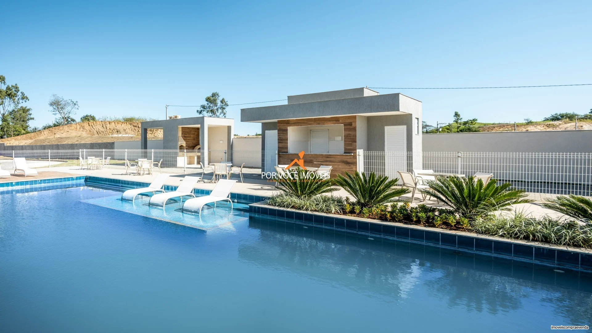 Lote de 152m² no Condomínio Holiday Park Land