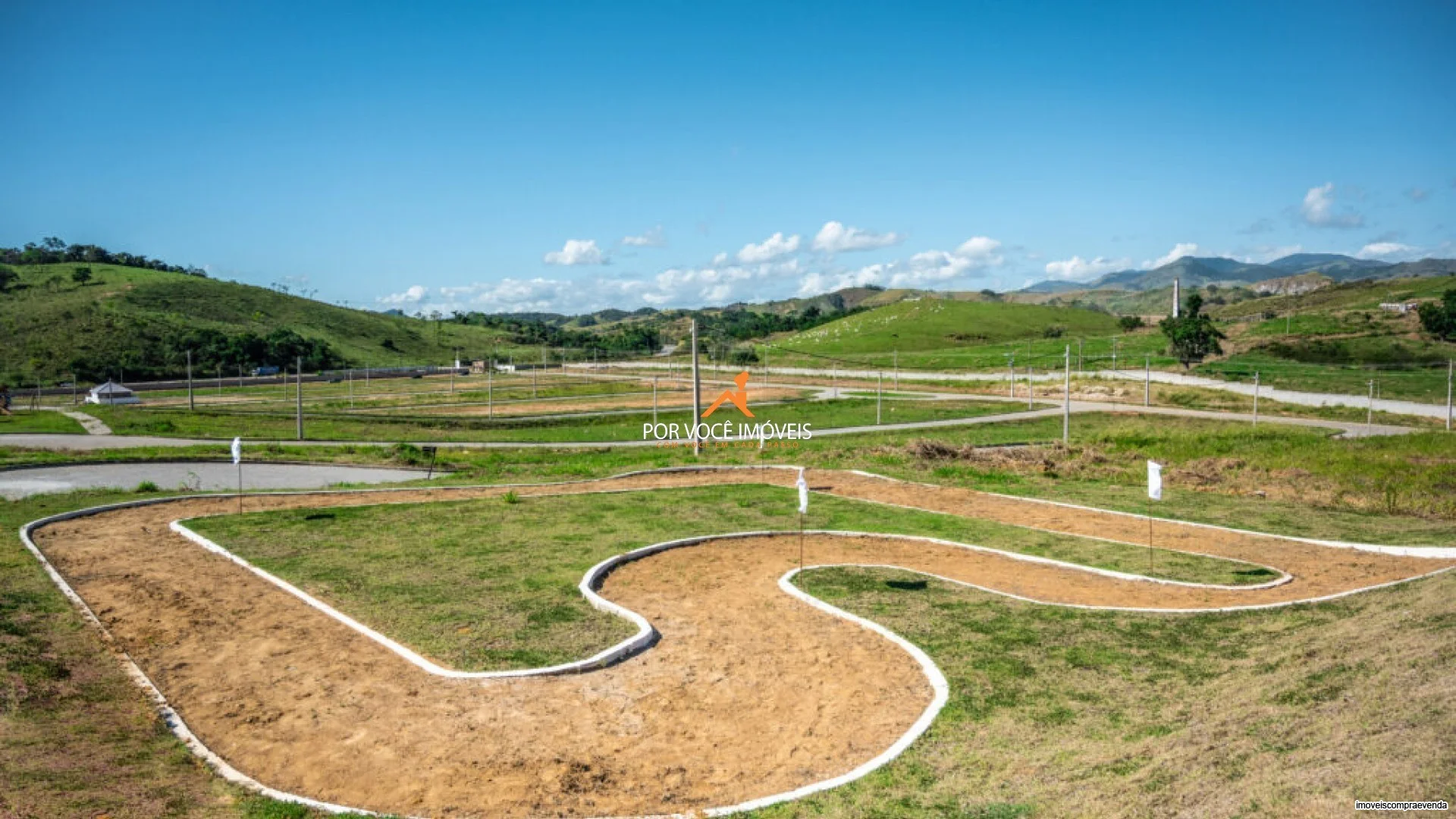 Lote de 152m² no Condomínio Holiday Park Land