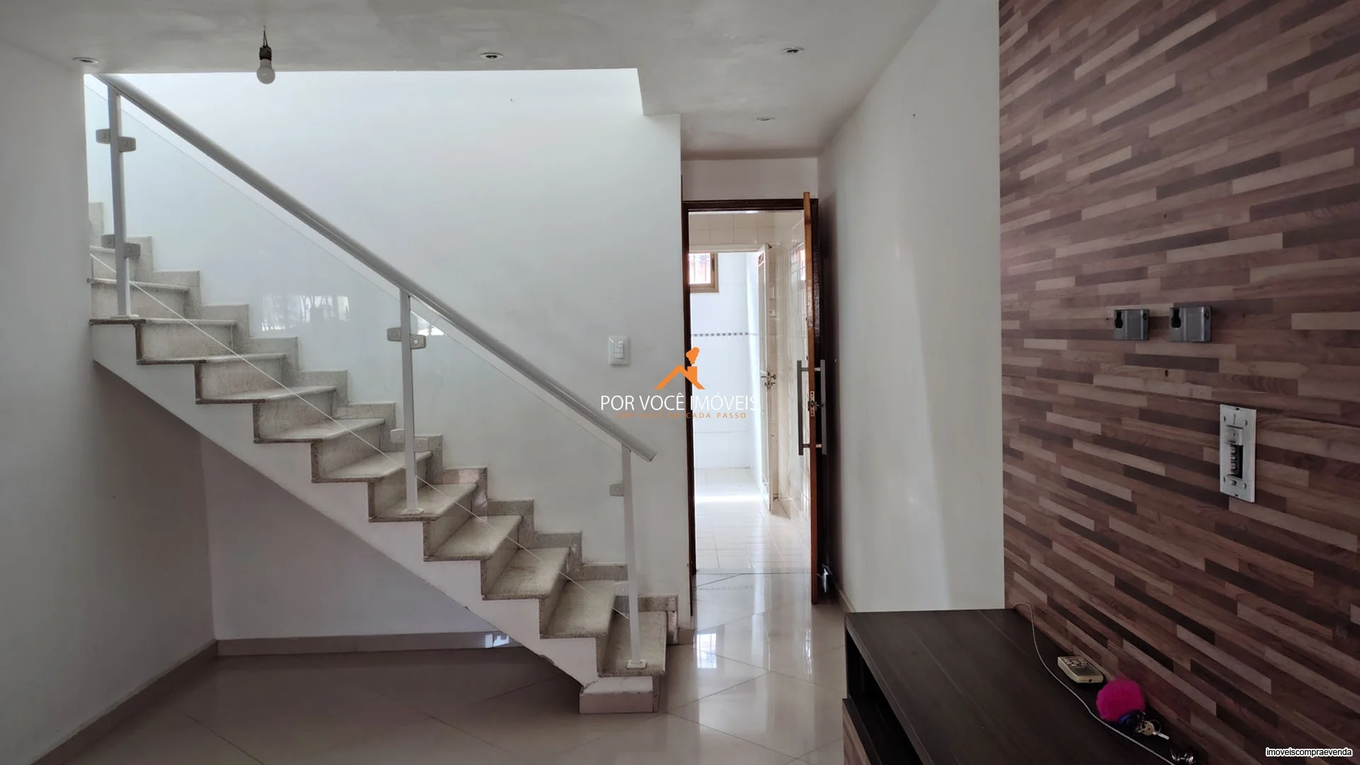 Casa Duplex para Locação com 3 quartos no Condomínio Residencial Califórnia