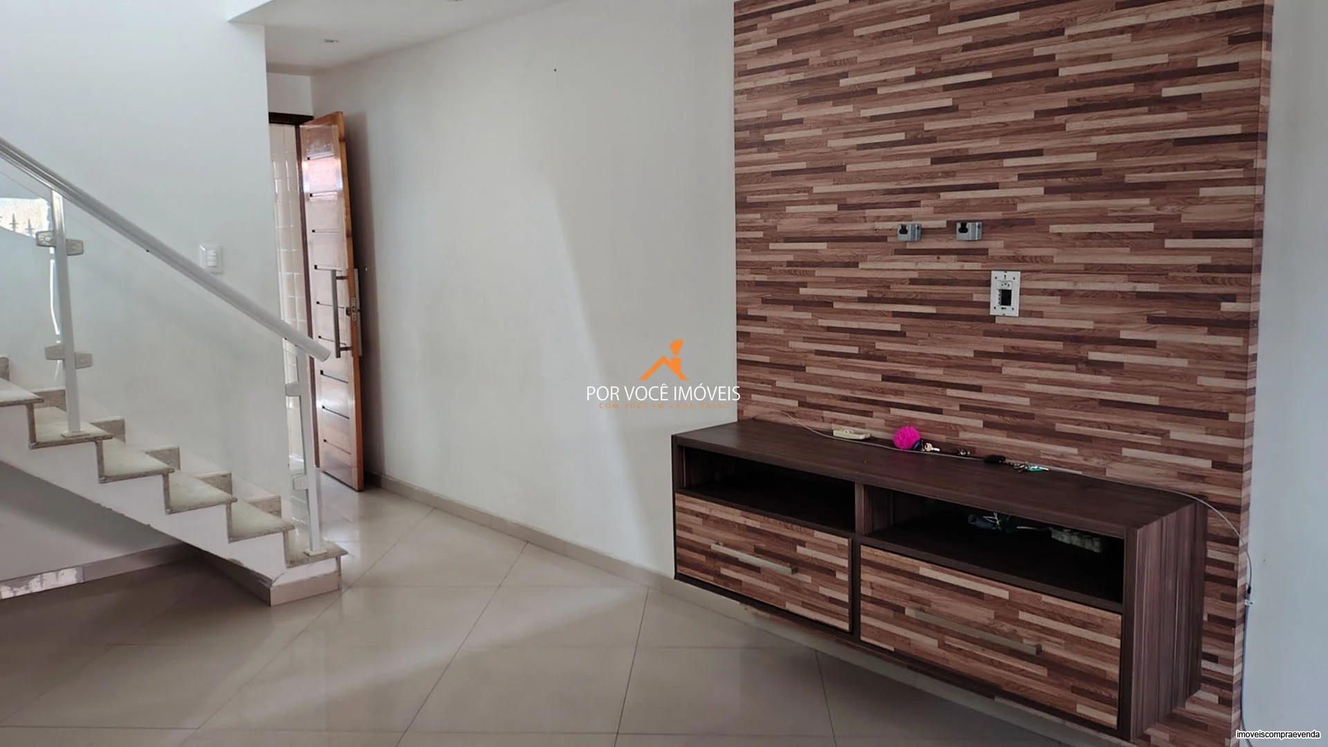 Casa Duplex para Locação com 3 quartos no Condomínio Residencial Califórnia