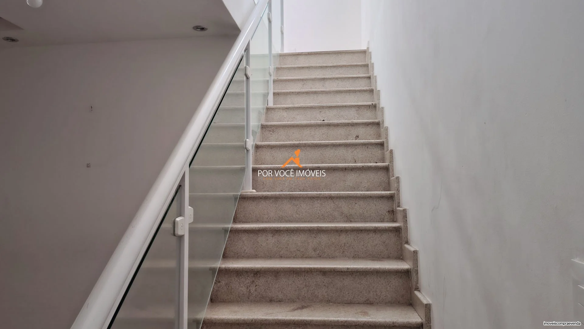Casa Duplex para Locação com 3 quartos no Condomínio Residencial Califórnia
