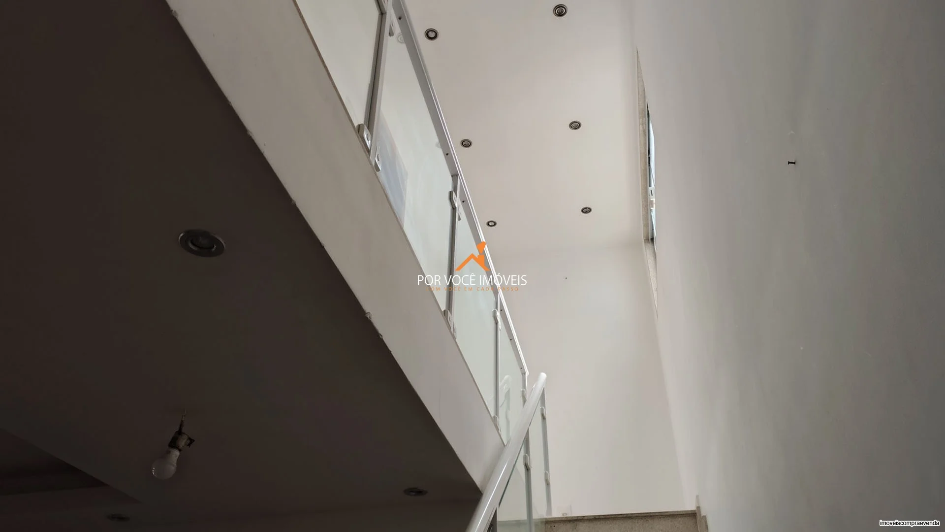Casa Duplex para Locação com 3 quartos no Condomínio Residencial Califórnia