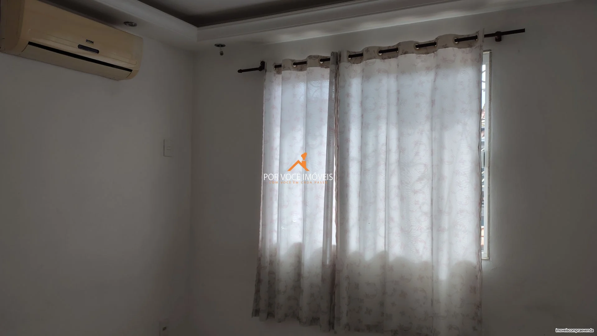 Casa Duplex para Locação com 3 quartos no Condomínio Residencial Califórnia